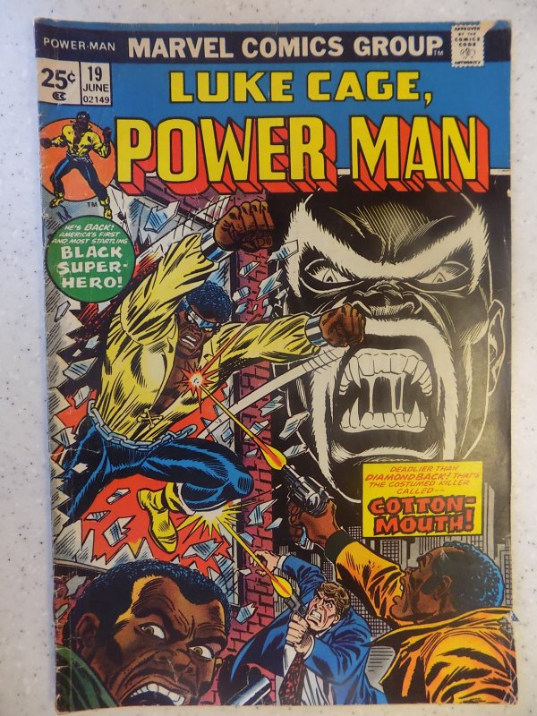 LUKE CAGE POWER MAN # 19 FIRST COTTON MOUTH