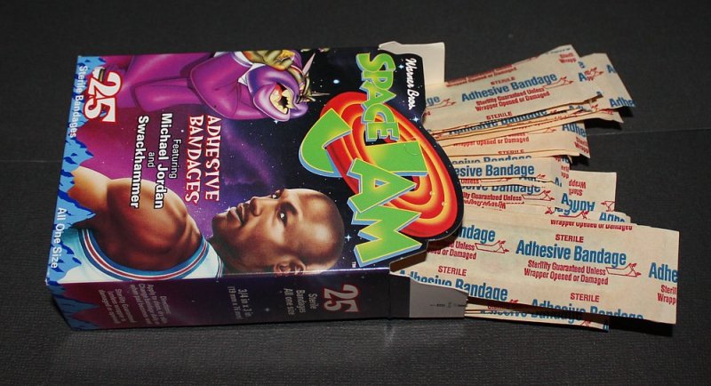 Michael Jordan Space Jam Band-Aid Promo Box MINT 1996