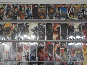 Huge Lot 90+ Comics W/ Detective Comics, Batman, & Batman Mini-Series! Avg VF+