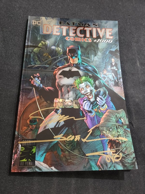 Detective Comics 1000 TPB - Signed 3x / Silver Foil Variant (9.2ob) 2019