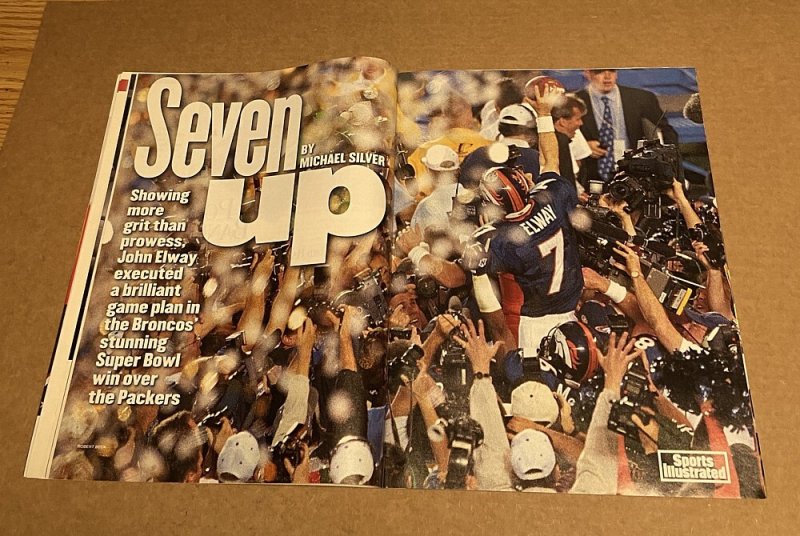Sports Illustrated (8.0 VFN)  John Elway Super Bowl /  February 1998