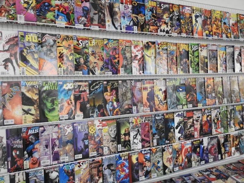 Huge Lot 200+ Comics W/ Spider-Man, Elektra, Superman, +More!