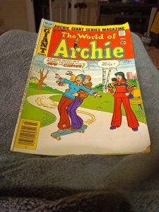 Archie Giant Series 456 Hugging Curves Cover Betty & Veronica Good Girl Art 1977