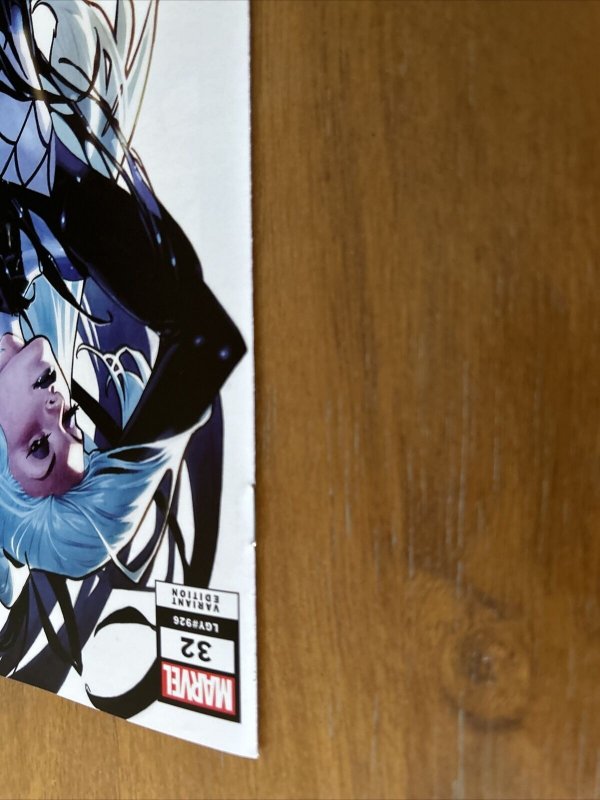 AMAZING SPIDER-MAN #32 (LOBOS EXCLUSIVE VENOMIZED NIGHT-SPIDER VARIANT) ~ Marvel