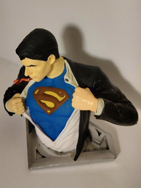 Superman Bust Standee (DC Toy)