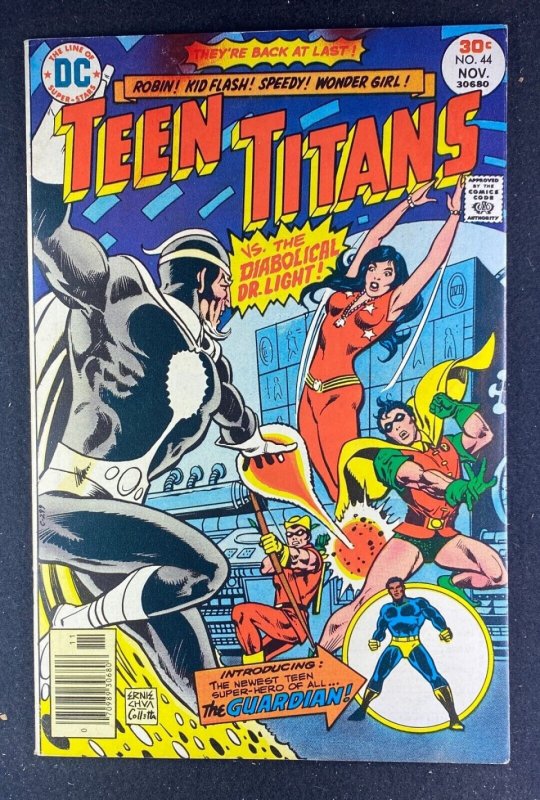 Teen Titans (1966) #44 VF- (7.5) Ernie Chan Cover Dr. Light