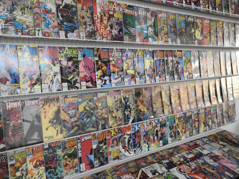 Huge lot of 170+ Comics W/ Avengers, Wolverine, X-Men Avg FN/VF Condition!