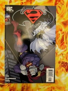 Superman/Batman #22 (2005) - NM - 1st Batman Earth 12, Bug & Wolfen