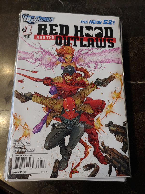 Red Hood and the Outlaws #1 (2011)