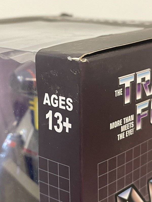 Hasbro Premium Collectibles Studio The Transformers Soundwave Statue NIB WH