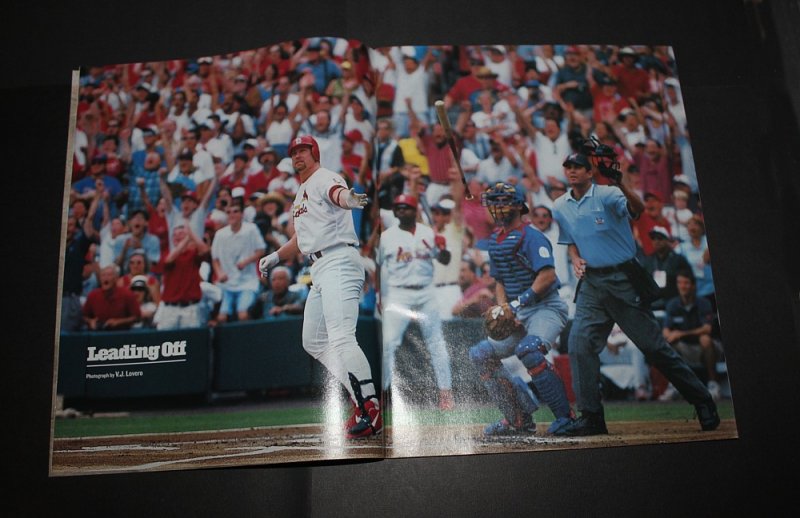 Sports Illustrated ( 8.5 VFN+ ) Mark McGwire / August 1998