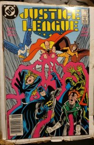 Justice League #2 Newsstand Edition (1987) b4