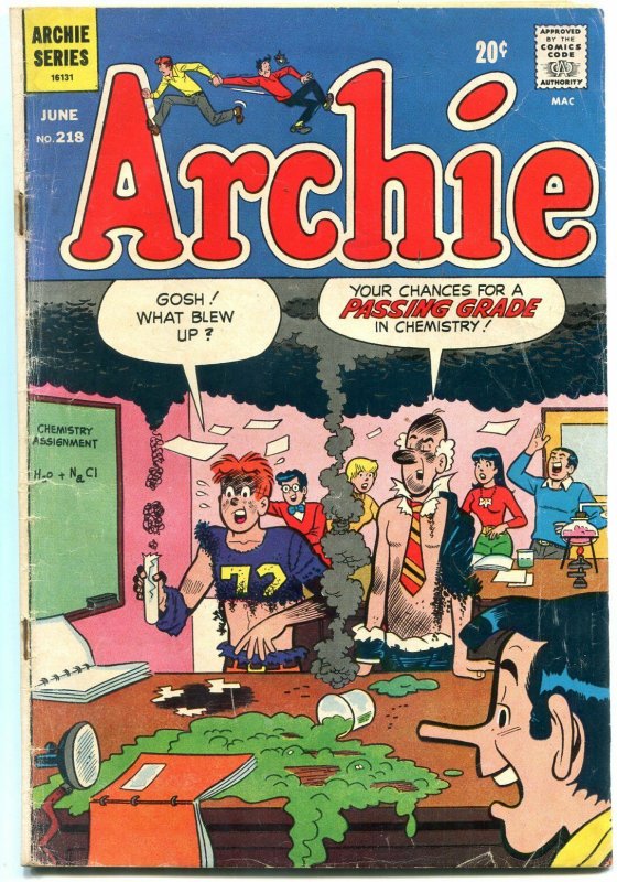 Archie #218 1972-Betty-Veronica-Jughead-chemistry gag cover G