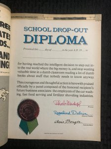 1977 MAD SPECIAL Magazine #22 VG+ 4.5 with 16 Diplomas & Awards Insert