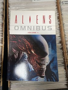 Aliens Omnibus Volume 1 Graphic Novel FIRST EDITION OOP