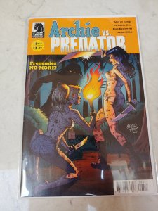 Archie Vs. Predator #4 Standard Cover - Andrew Pepoy with Jason Miller (2015)