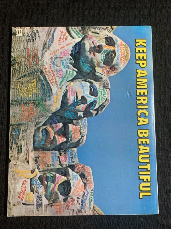 1977 MAD SPECIAL Magazine #22 FVF 7.0 with 16 Diplomas & Awards Insert