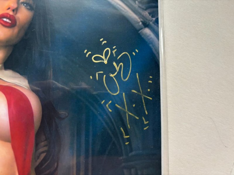 2025 Dynamite Comics Vampirella Rachie Cosplay Variant #3 Signed by Rachie