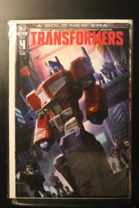 Transformers #4 Cover A - Sara Pitre-Durocher (2019)