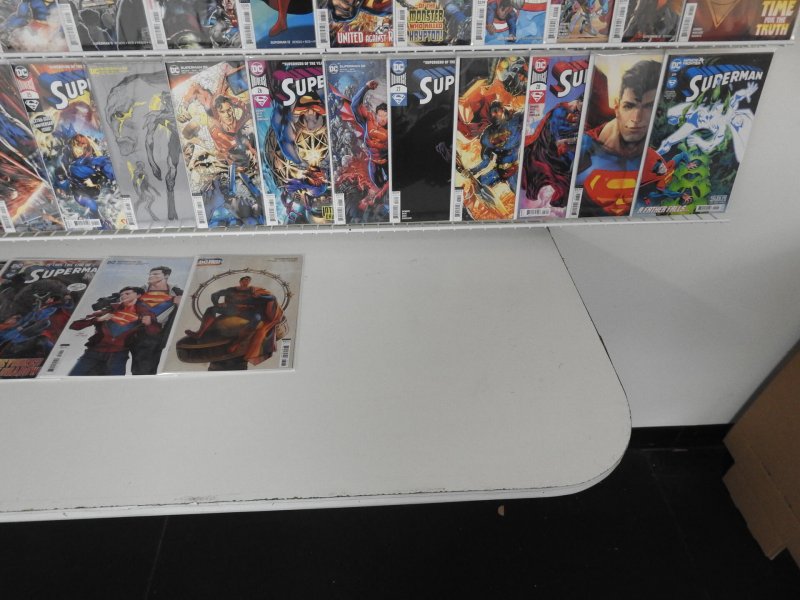 Huge Lot 120+ Comics W/ Detective Comics, Superman, +More! Avg VF/NM Condition!