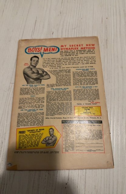 The Avengers #25 (1966)Enter Dr doom- heavy foxing/Browning top inch spine split