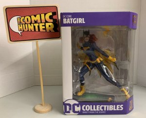 DC Core Batgirl Estatua 