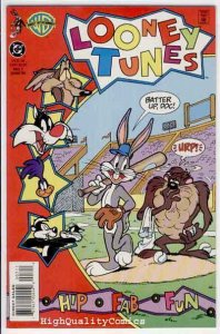 LOONEY TUNES #3, NM+, Bugs Bunny, Daffy Duck, Wily Coyote,1994, Pepe La Phew