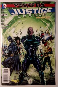 Justice League #30 (9.4, 2014) JESSICA CRUZ CAMEO