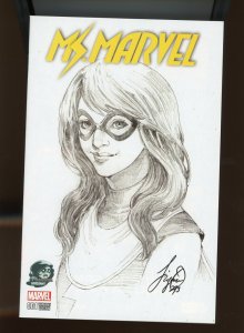 Ms. Marvel #1 - Siya Oum Phantom Sketch Variant Cover. (9.0/9.2) 2015