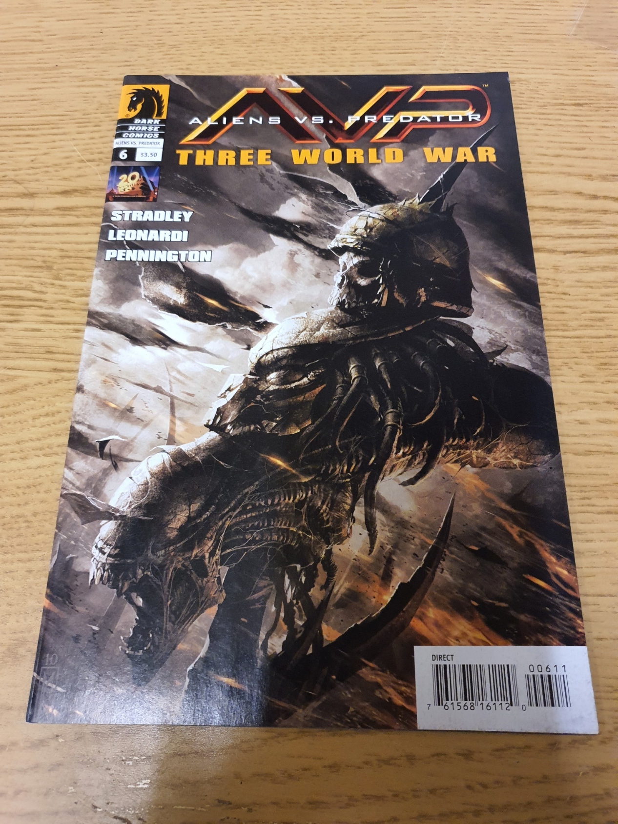 Aliens vs. Predator: Three World War #6 (2010) | Comic Books - Modern Age   HipComic