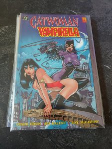 Catwoman/Vampirella: The Furies (1997)