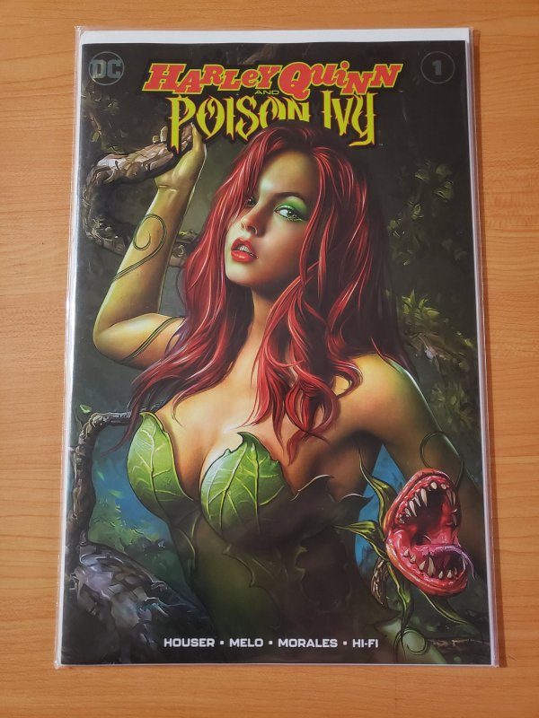 SUPER HOT HARLEY QUINN POISON IVY #1 SHANNON MAER VARIANT