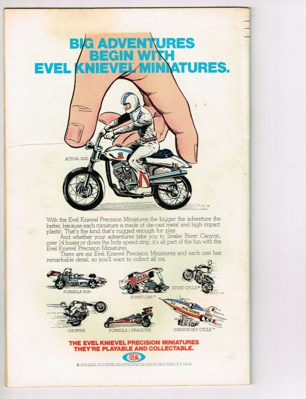 Incredible Hulk #207 (1962) - 5.5 FN- *Alone Against the Defenders*