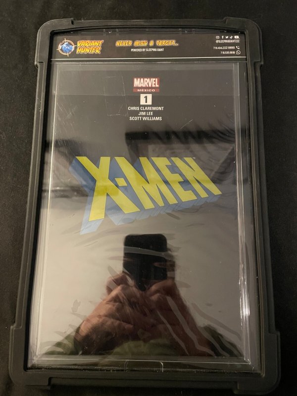 X-MEN #1 Virgin Gold Foil Mexico Variant in Variant Hunter Holder, NM Condition