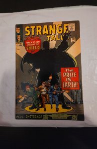 Strange Tales #137 (1965) the prize is earth/Dr strange light roll/foxxing