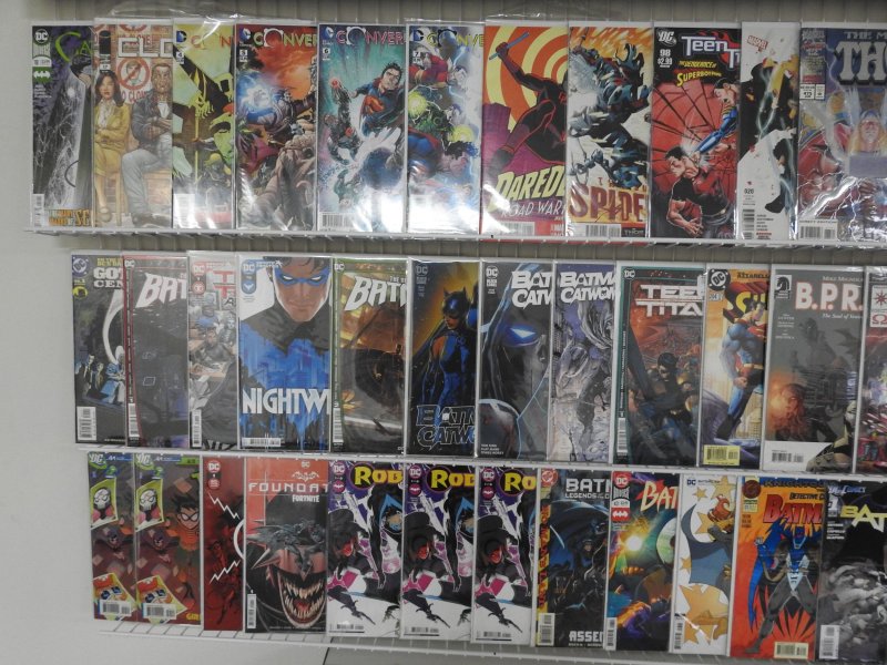 Huge Lot of 140+ Comics W/ Batman, Daredevil, Catwoman! Avg. VF- Condition!