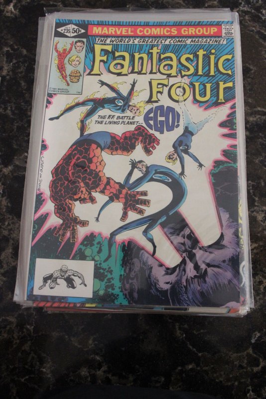 FANTASTIC FOUR #235 (Marvel,1981) Condition VF/NM