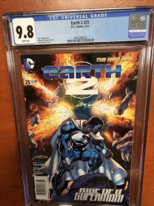 Earth 2 #25 (2014) (CGC 9.8 WP) Rare Newsstand Edition