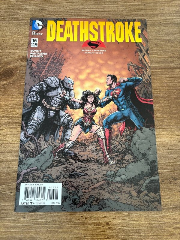 Deathstroke #16 NM 1st Print Variant Cover DC Comic Book Batman Superman 10 J348