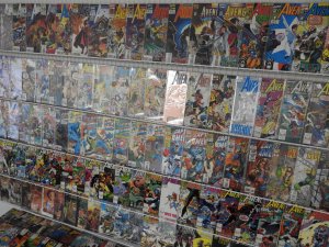 Huge Lot 190+ Comics W/ Avengers, Captain America, Indiana Jones+ Avg VF- Cond!!