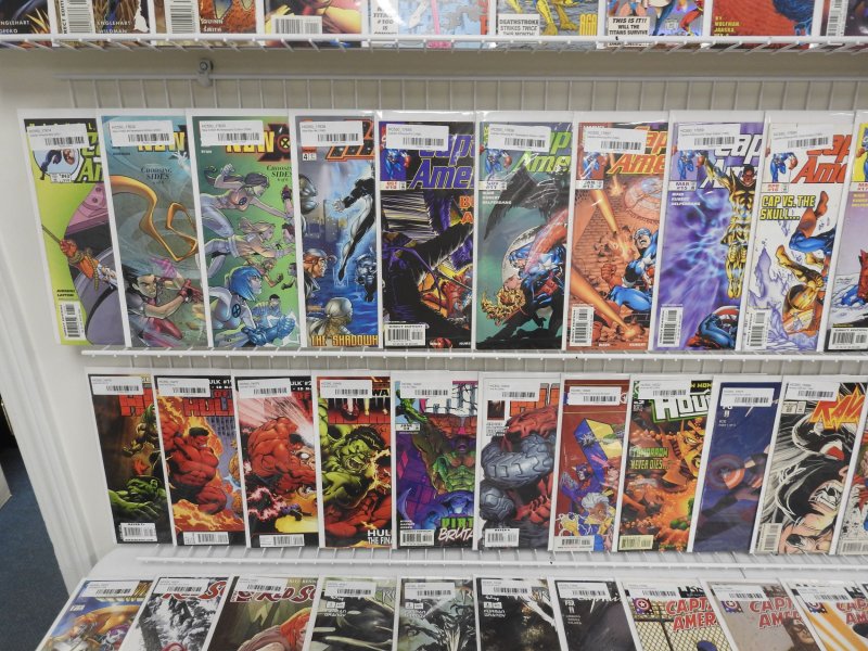 Huge Lot 160+ Comics W/ Hulk, Captain America, Spider-Man, +More! Avg VF