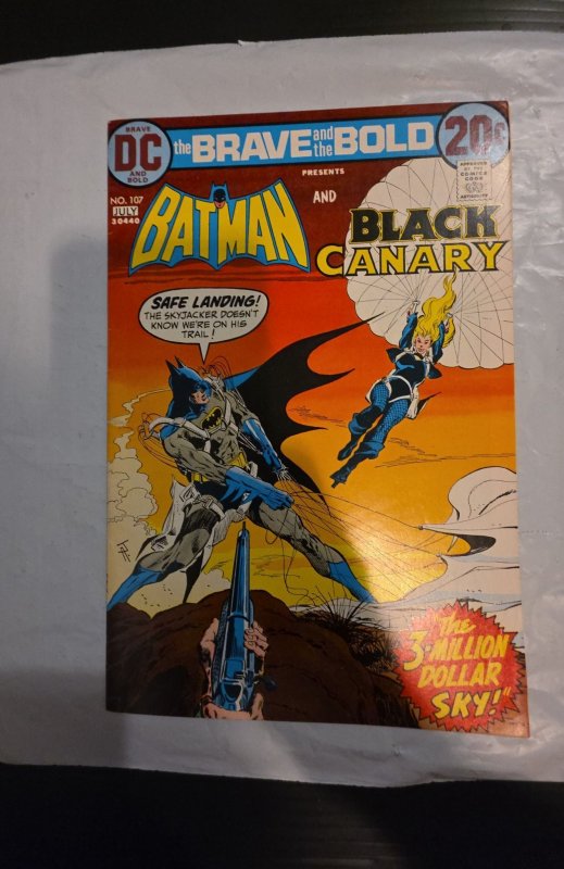 The Brave and the Bold #107 (1973)Aparo art Canary & batman