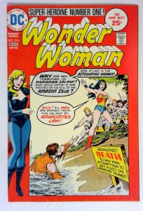 Wonder Woman #216 (1975) Black Canary Amazons DC VF/NM