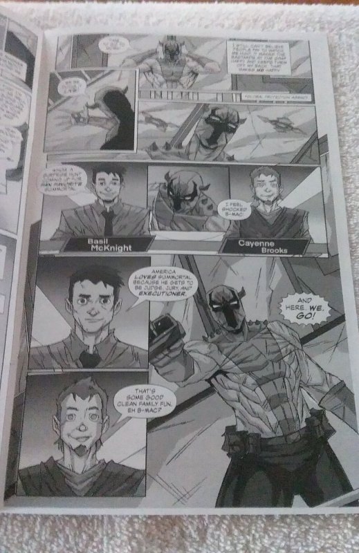 Suimmortal Everyone  buy 1 get a surprise book free