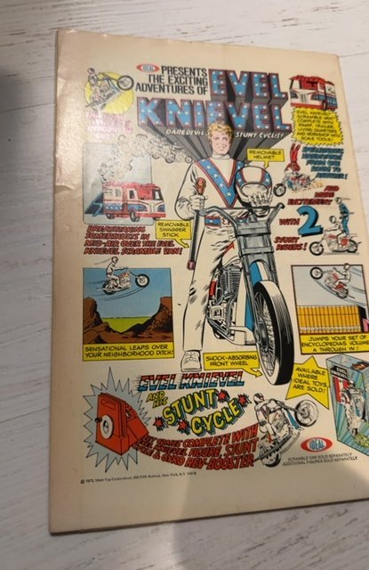 Marvel Two-in-One #1 (1974)vs the man-thing small 1 tear back cover