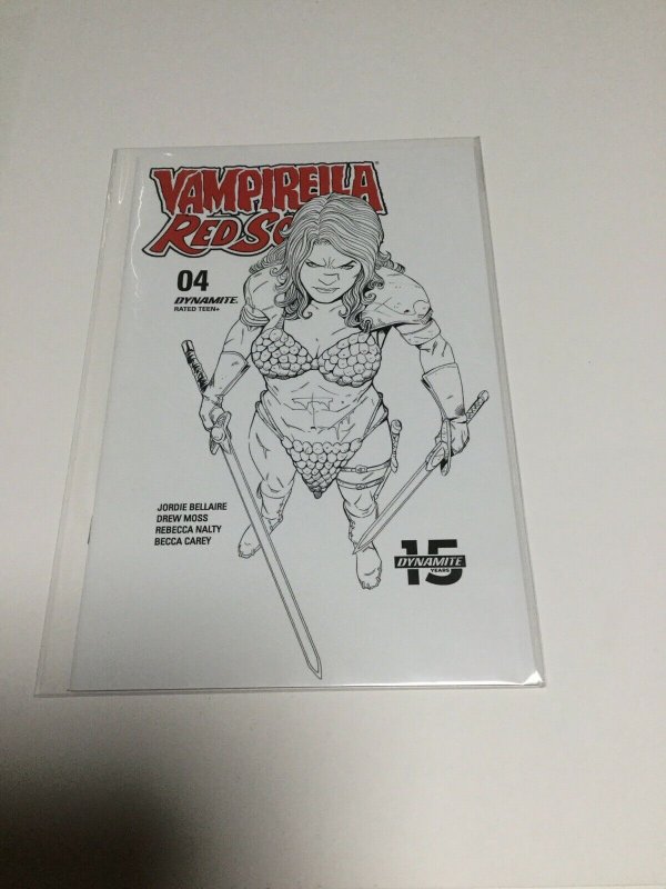 VAMPIRELLA RED SONJA #4 1:10 MOSS B&W VARIANT DYNAMITE Nm Near Mint