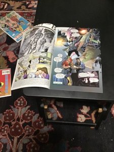 She-Hulk #8 (2006) Key Civil War x-over issue! High-grade! VF/NM Wow!