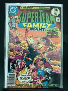 Super-Team Family #10 (1977)