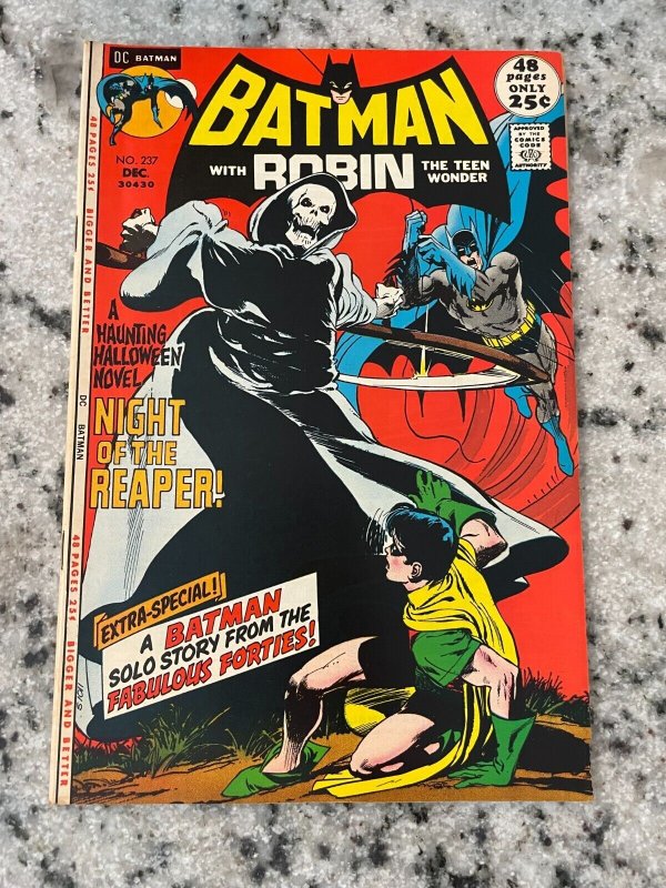 Batman # 237 VF/NM DC Comic Book Two-Face Gotham Joker Robin Catwoman Ivy 23 MS1