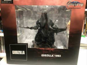 Godzilla 1993 (2022) Diamond Select Toys| Gallery | PVC Statue